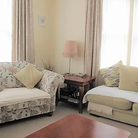 Holiday home Jubilee House - 4 Bedroom House - Bright And Spacious, 2 Parking Spaces *