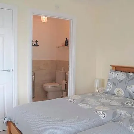 Jubilee House - 4 Bedroom House - Bright And Spacious, 2 Parking Spaces
