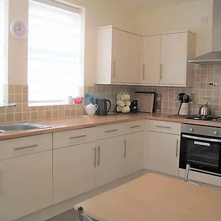 Jubilee House - 4 Bedroom House - Bright And Spacious, 2 Parking Spaces